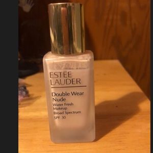 *FIRM PRICE* Estée Lauder Double Wear foundation